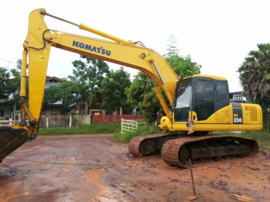 ขายด่วน!!Komatsu PC200-7 ไมล์ 7,000 สภาพสวยค่ะ