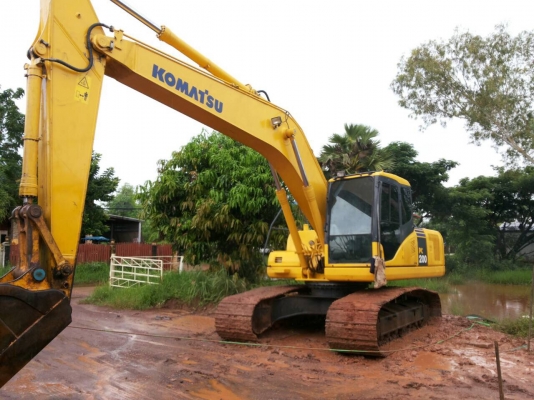 ขายด่วน!!Komatsu PC200-7 ไมล์ 7,000 สภาพสวยค่ะ