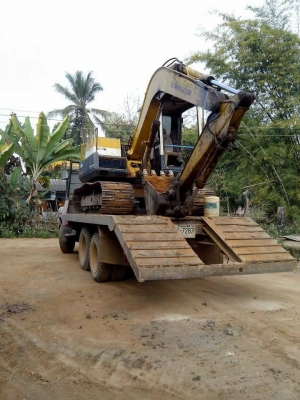 รถขุด KOMATSU PC60-5 .