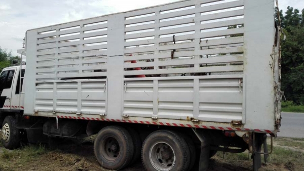 Hino F17/ เปลี่ยนหัวนอกไฟฟ้าเครื่อง EH700/ พาวเวอร์ เพลาเดียว ยาว 6.20 เมตร/ กว้าง 2.5 เมตร สูง 2.3 เมตร แอร์เย็น พร้อมใช้