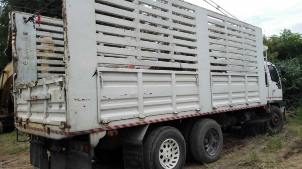 Hino F17/ เปลี่ยนหัวนอกไฟฟ้าเครื่อง EH700/ พาวเวอร์ เพลาเดียว ยาว 6.20 เมตร/ กว้าง 2.5 เมตร สูง 2.3 เมตร แอร์เย็น พร้อมใช้