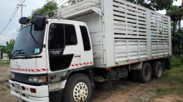 Hino F17/ เปลี่ยนหัวนอกไฟฟ้าเครื่อง EH700/ พาวเวอร์ เพลาเดียว ยาว 6.20 เมตร/ กว้าง 2.5 เมตร สูง 2.3 เมตร แอร์เย็น พร้อมใช้