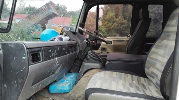 Hino F17/ เปลี่ยนหัวนอกไฟฟ้าเครื่อง EH700/ พาวเวอร์ เพลาเดียว ยาว 6.20 เมตร/ กว้าง 2.5 เมตร สูง 2.3 เมตร แอร์เย็น พร้อมใช้