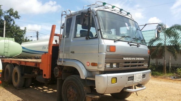 ขายรถบรรทุก 10 ล้อเทรลเลอร์ NISSAN UD CWM430M 230 แรงม้า ราคา 700000