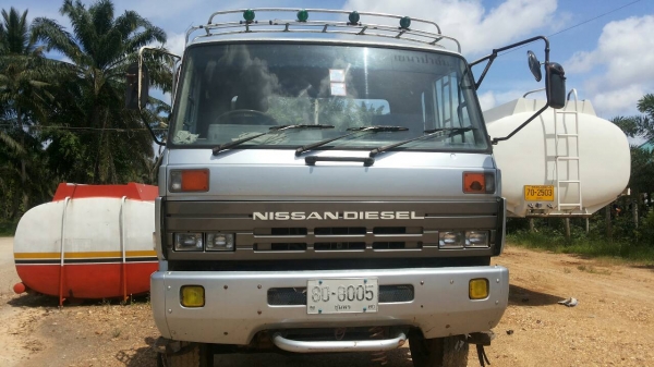 ขายรถบรรทุก 10 ล้อเทรลเลอร์ NISSAN UD CWM430M 230 แรงม้า ราคา 700000