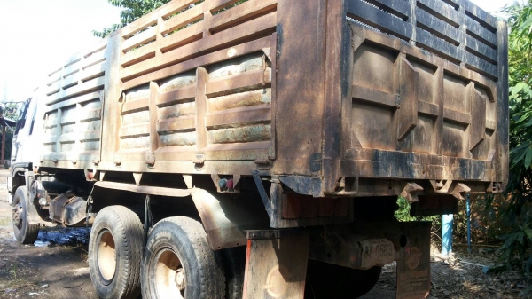 ขายรถบรรทุก 10 ล้อดัมพ์ HINO FM2K240 ปี 2545 2 เพลาสมอเงิน ราคา 1000000