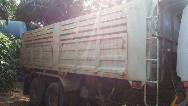 ขายรถบรรทุก 10 ล้อดัมพ์ HINO FM2K240 ปี 2545 2 เพลาสมอเงิน ราคา 1000000