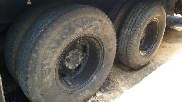 ขายรถบรรทุก 18 ล้อพื้นเรียบแม่ลูก MITSUBISHI FN527M-TD2446 เครื่องเทอร์โบ ราคา 850000