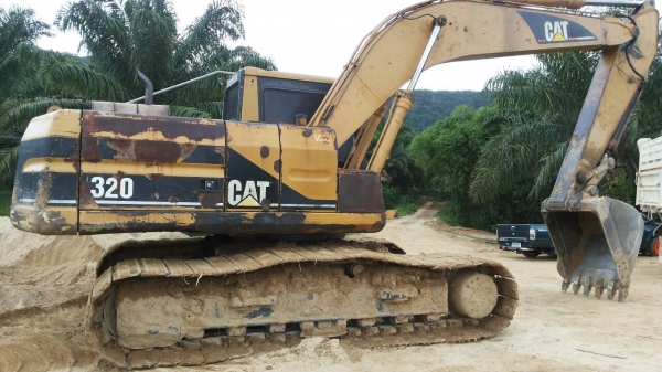 ขายรถแบคโฮ CAT 320 V2 เอกสารเล่มทะเบียน ราคา 750000