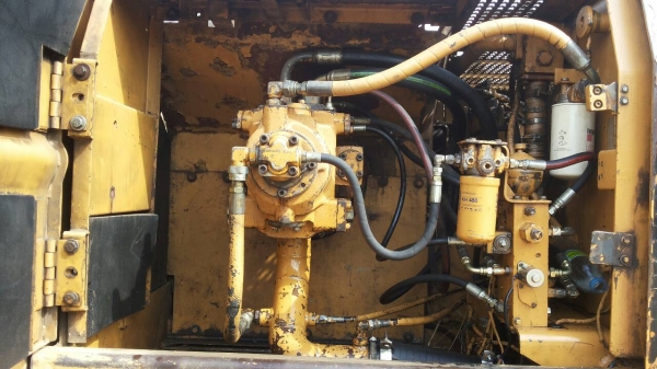 ขายรถแบคโฮ CAT 320 V2 เอกสารเล่มทะเบียน ราคา 750000