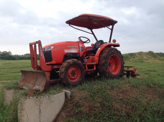 รถไถ KUBOTA L3608 (ราคา265,000บาท) สภาพพร้อมใช้งานรถสวยสภาพเดิมๆ พร้อมอุปกรณ์ 2 รายการ ผานดันหน้า ผา