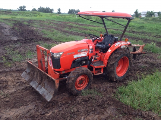 รถไถ KUBOTA L3608 (ราคา265,000บาท) สภาพพร้อมใช้งานรถสวยสภาพเดิมๆ พร้อมอุปกรณ์ 2 รายการ ผานดันหน้า ผา รถไถ KUBOTA L3608 (ราคา265,000บาท) สภาพพร้อมใช้งานรถสวยสภาพเดิมๆ พร้อมอุปกรณ์ 2 รายการ ผานดันหน้า ผา