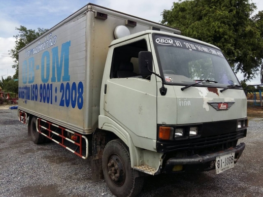 ขายรถ HINO FC2W ปี37 ยาว.5:50เมตร เครื่อง WO4D-D 120แรงม้า เครื่องดี ตู้แห้ง 3 บาน