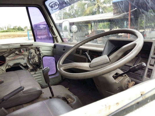 ขายรถ HINO FC2W ปี37 ยาว.5:50เมตร เครื่อง WO4D-D 120แรงม้า เครื่องดี ตู้แห้ง 3 บาน