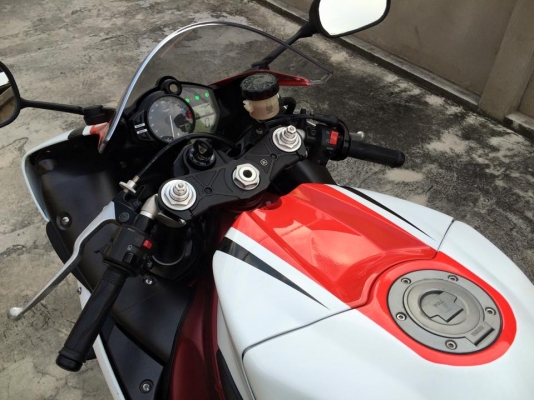 YAMAHA R1 ปี2009 ราคาเพียง 289000อินวอย+สรรพสามิตแท้ YAMAHA R1 ปี2009 ราคาเพียง 289000อินวอย+สรรพสามิตแท้