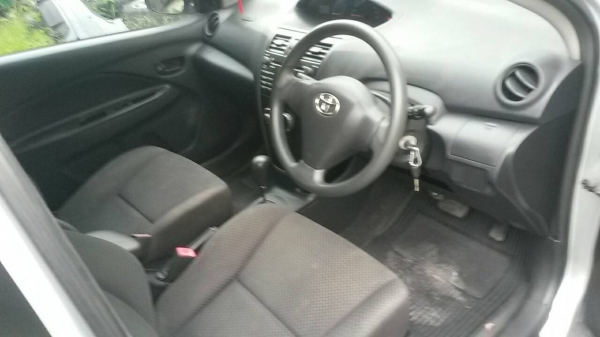 ขายวีออส ปี09รถสวยเดิมๆไม่เคยชน สอาดทั้งภายนอกภายใน ตัวเจ ชื้อสดขาย239000บาท จัดไฟแนน มีค่าดำเนินการ ยอดจัด260000บาทเหลือเงินกลับบ้าน