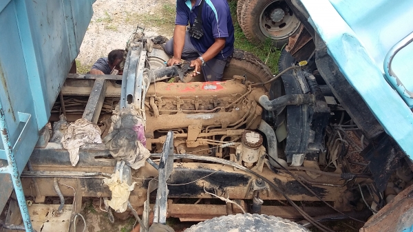 ขอบคุณทีมงานหนุ่มนครพนมจองเเล้ว2คันลงขายไม่ถึง1ชั่วโมงจบการขายเเบบกลางอากาศโอนมัดจำแล้วคับ ขายเหมารถดั้ม4คัน