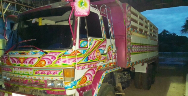 อีซูซุร้อคกี้ 240 ดั้ม