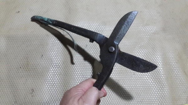 กรรไกรตัดโลหะ  MADE IN ENGLAND