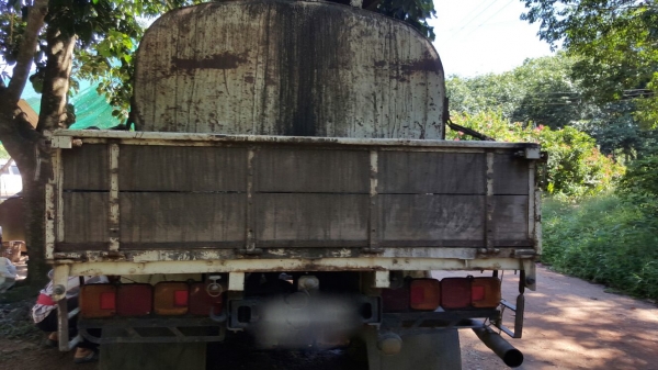 รถฮีโน่ 6 ล้อ หลังถนน FC - 112  /  117 แรงม้า. ปี 35    สนใจติดต่อ   081 - 6079515