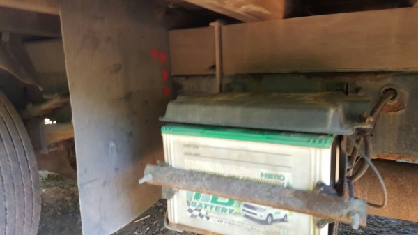 รถฮีโน่ 6 ล้อ หลังถนน FC - 112  /  117 แรงม้า. ปี 35    สนใจติดต่อ   081 - 6079515