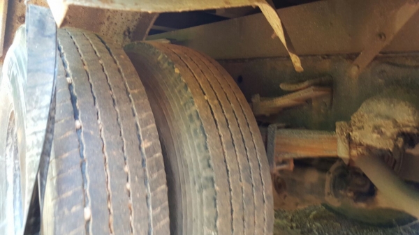 รถฮีโน่ 6 ล้อ หลังถนน FC - 112  /  117 แรงม้า. ปี 35    สนใจติดต่อ   081 - 6079515