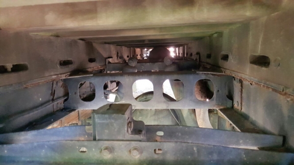 รถฮีโน่ 6 ล้อ หลังถนน FC - 112  /  117 แรงม้า. ปี 35    สนใจติดต่อ   081 - 6079515