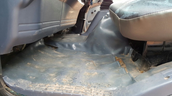 รถฮีโน่ 6 ล้อ ตู้แห้ง FC4J - 150 แรงม้า. ปี 48     สนใจติดต่อ  081 - 6079515