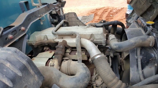 รถฮีโน่ 6 ล้อ ตู้แห้ง FC4J - 150 แรงม้า. ปี 48     สนใจติดต่อ  081 - 6079515