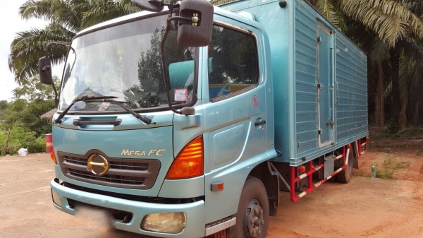 รถฮีโน่ 6 ล้อ ตู้แห้ง FC4J - 150 แรงม้า. ปี 48     สนใจติดต่อ  081 - 6079515