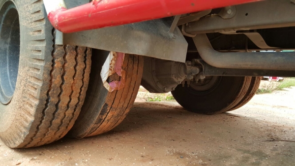 รถฮีโน่ 6 ล้อ ตู้แห้ง FC4J - 150 แรงม้า. ปี 48     สนใจติดต่อ  081 - 6079515