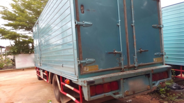 รถฮีโน่ 6 ล้อ ตู้แห้ง FC4J - 150 แรงม้า. ปี 48     สนใจติดต่อ  081 - 6079515