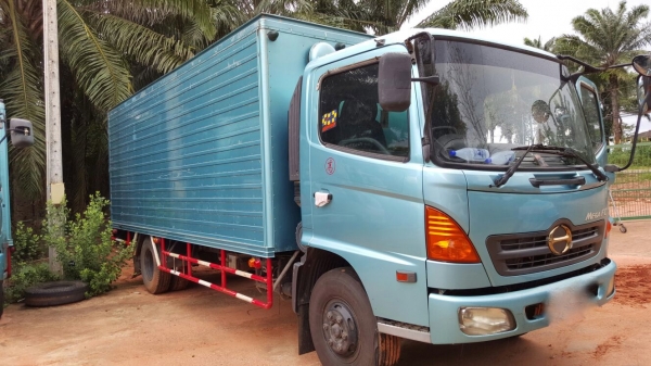 รถฮีโน่ 6 ล้อ ตู้แห้ง FC4J - 150 แรงม้า. ปี 48     สนใจติดต่อ  081 - 6079515