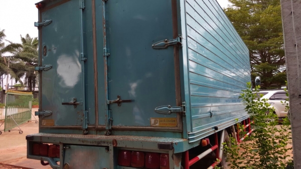 รถฮีโน่ 6 ล้อ ตู้แห้ง FC4J - 150 แรงม้า. ปี 48     สนใจติดต่อ  081 - 6079515