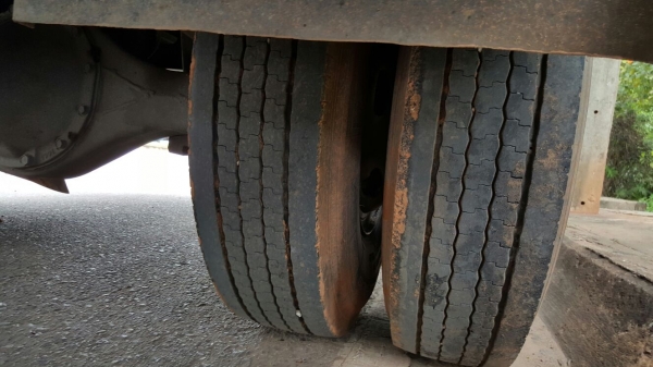 รถฮีโน่ 6 ล้อ ตู้แห้ง FC4J - 150 แรงม้า. ปี 48     สนใจติดต่อ  081 - 6079515