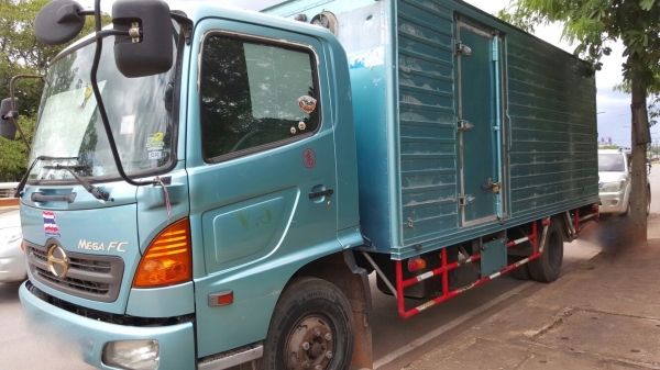 รถฮีโน่ 6 ล้อ ตู้แห้ง FC4J - 150 แรงม้า. ปี 48     สนใจติดต่อ  081 - 6079515