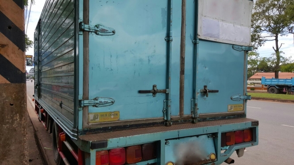 รถฮีโน่ 6 ล้อ ตู้แห้ง FC4J - 150 แรงม้า. ปี 48     สนใจติดต่อ  081 - 6079515