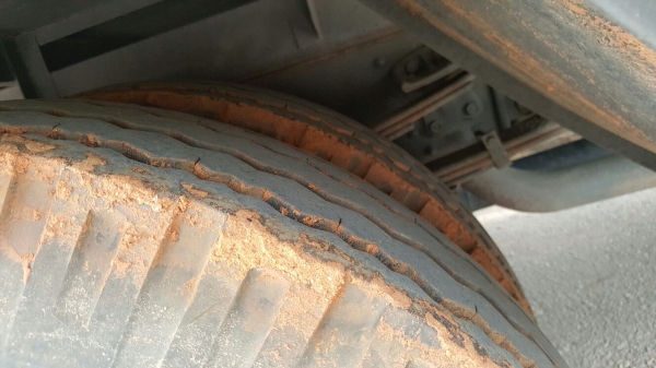 รถฮีโน่ 6 ล้อ ตู้แห้ง FC4J - 150 แรงม้า. ปี 48     สนใจติดต่อ  081 - 6079515