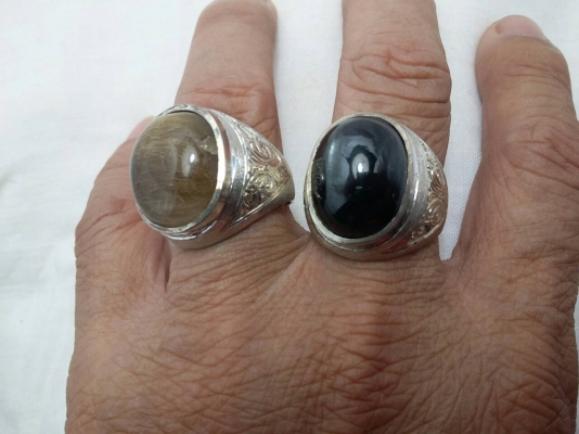 แหวนชายเงิน 925 พลอยหลังเบี้ยสตาร์ดำอินเดีย