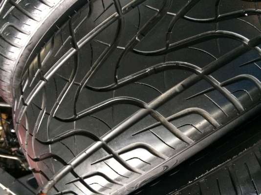 ขายยาง20" 265/50R20 ปี 12 (4512) Fullrun HS299 สวยๆ4เส้นขาย 5,500 บาท สวยงามครับ สนใจโทร คุณแจ๊ค 06-2121-9299 ดูยางแถวดอนเมืองซอยวิภาวดีรังสิต35