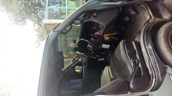 ฝากขายรถตู้โตโยต้า commuter หลังคาสูง ฝากขายรถตู้โตโยต้า commuter หลังคาสูง