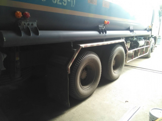 สิบล้อ ฮีโน่ FL1J 220 ปี48 บรรทุกน้ำมัน 16,000ลิตร สภาพสวยจัดพร้อมใช้ ทะเบียนพร้อมโอน ราคา 1,390,000บ ต่อรองได้