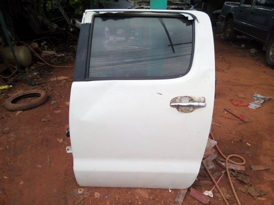 ระเบิดอะไหล่ วีโก้ 4 ประตูครับ