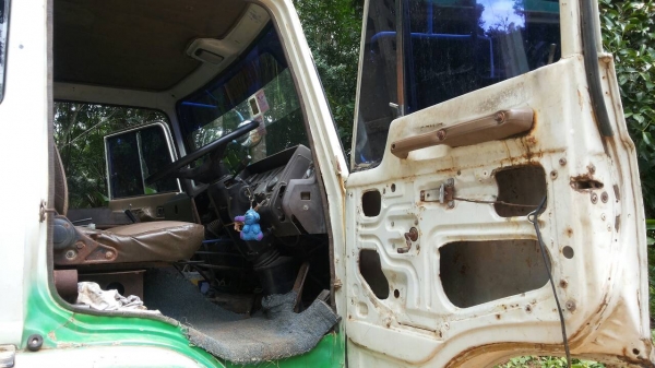 ขายรถบรรทุก 10 ล้อดัมพ์ HINO FM18 ใส่เครื่อง EM100 220 แรงม้า ราคา 550000