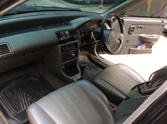 ขายรถฮอนด้า ซีวิค ปี90 เครื่องV-tec D15B เกียร์ออโต้ เพาเวอร์ ไฟฟ้าคู่หน้า ภายในเบาะหนังสวยๆเลยครับ แอร์หนาว ตัวถังสวยๆเดิมๆไม่มีชน สีเงาสววทั้งคัน แม็ก15" ยางดี รถขับดีเลยครับ รถสวยพร้อมใช้งานครับ ภาษี59 ประกันประเภท3