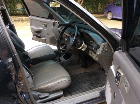 ขายรถฮอนด้า ซีวิค ปี90 เครื่องV-tec D15B เกียร์ออโต้ เพาเวอร์ ไฟฟ้าคู่หน้า ภายในเบาะหนังสวยๆเลยครับ แอร์หนาว ตัวถังสวยๆเดิมๆไม่มีชน สีเงาสววทั้งคัน แม็ก15" ยางดี รถขับดีเลยครับ รถสวยพร้อมใช้งานครับ ภาษี59 ประกันประเภท3