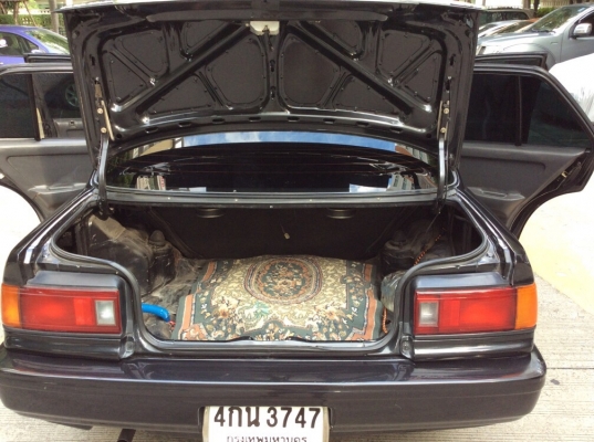 ขายรถฮอนด้า ซีวิค ปี90 เครื่องV-tec D15B เกียร์ออโต้ เพาเวอร์ ไฟฟ้าคู่หน้า ภายในเบาะหนังสวยๆเลยครับ แอร์หนาว ตัวถังสวยๆเดิมๆไม่มีชน สีเงาสววทั้งคัน แม็ก15" ยางดี รถขับดีเลยครับ รถสวยพร้อมใช้งานครับ ภาษี59 ประกันประเภท3