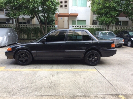 ขายรถฮอนด้า ซีวิค ปี90 เครื่องV-tec D15B เกียร์ออโต้ เพาเวอร์ ไฟฟ้าคู่หน้า ภายในเบาะหนังสวยๆเลยครับ แอร์หนาว ตัวถังสวยๆเดิมๆไม่มีชน สีเงาสววทั้งคัน แม็ก15" ยางดี รถขับดีเลยครับ รถสวยพร้อมใช้งานครับ ภาษี59 ประกันประเภท3