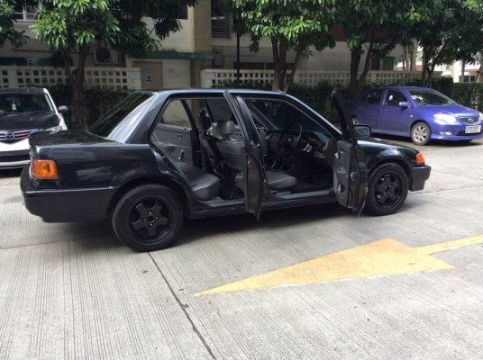 ขายรถฮอนด้า ซีวิค ปี90 เครื่องV-tec D15B เกียร์ออโต้ เพาเวอร์ ไฟฟ้าคู่หน้า ภายในเบาะหนังสวยๆเลยครับ แอร์หนาว ตัวถังสวยๆเดิมๆไม่มีชน สีเงาสววทั้งคัน แม็ก15" ยางดี รถขับดีเลยครับ รถสวยพร้อมใช้งานครับ ภาษี59 ประกันประเภท3