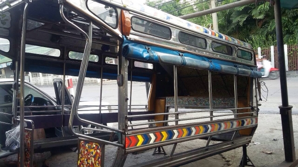 ขายหลังคาสเเตนเลสพร้อมอุปกรณ์ถอดลงรถไมตี่. ตามสภาพครับ